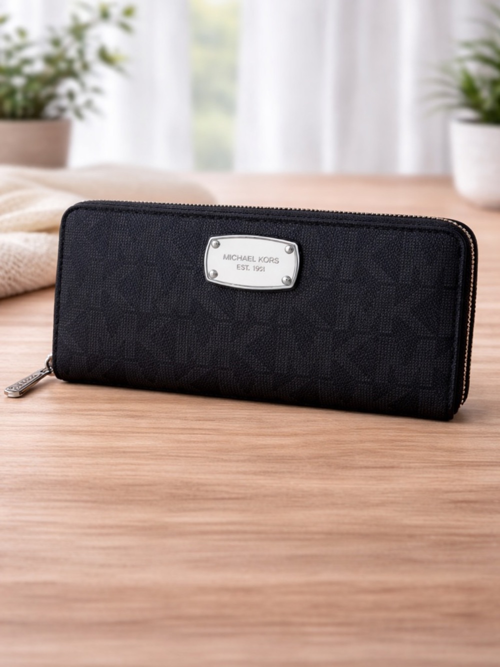 Michael Kors Black Zip Around Wallet Leather Silver Hardware Large Continental